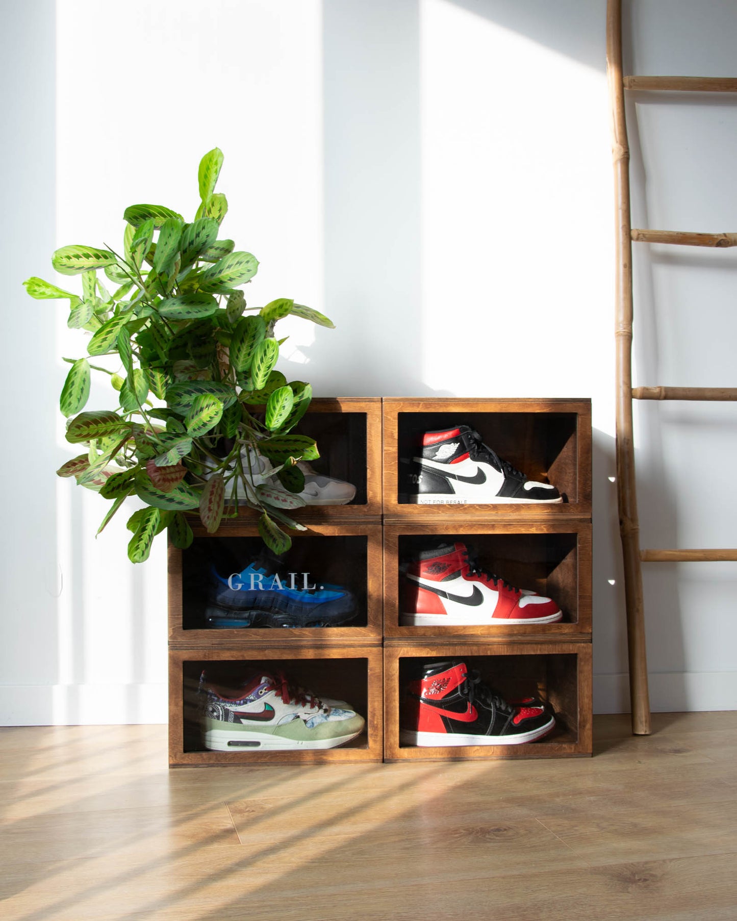 AJ4 SILHOUETTE