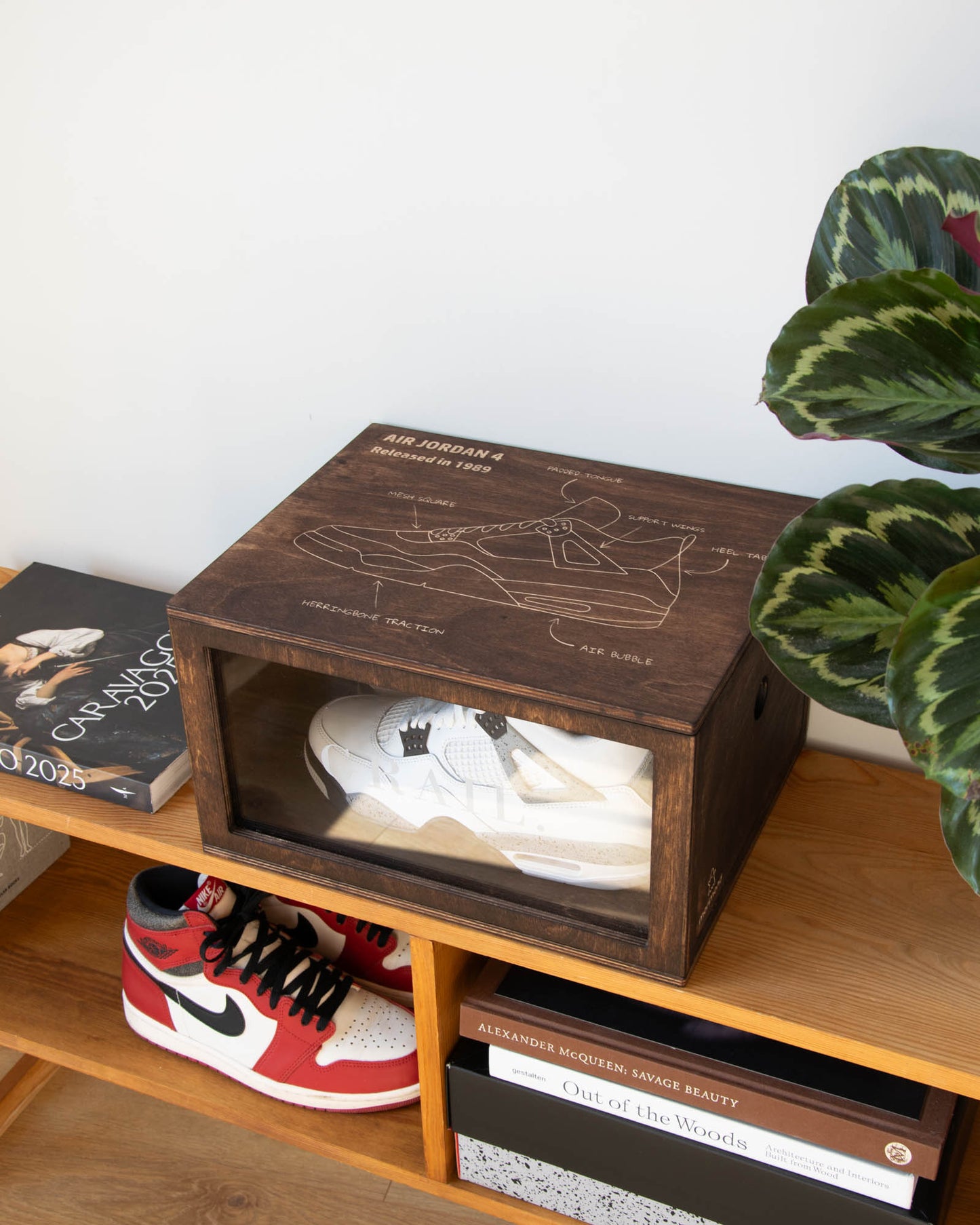 AJ4 SILHOUETTE